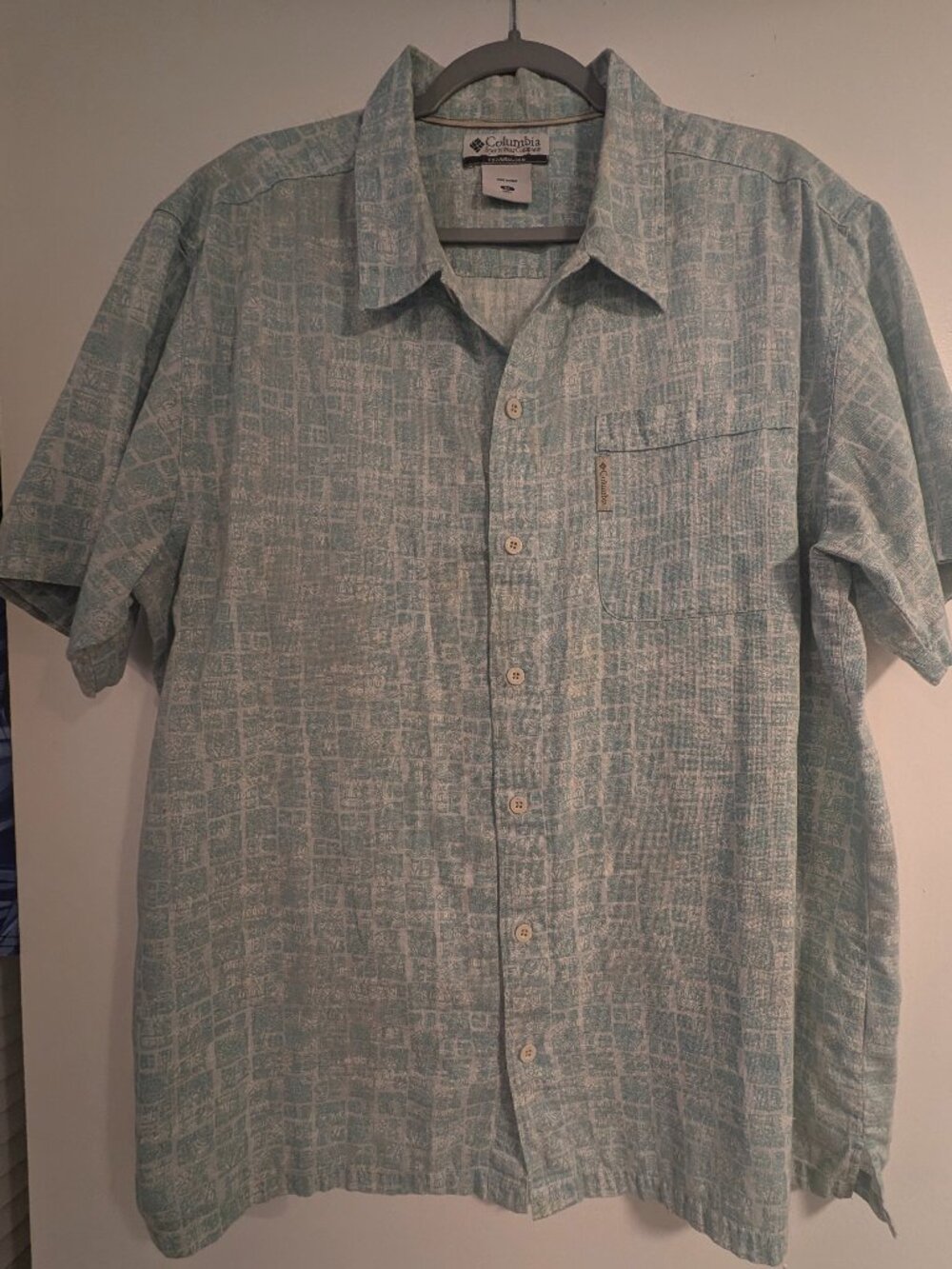 Columbia Men's print shirt